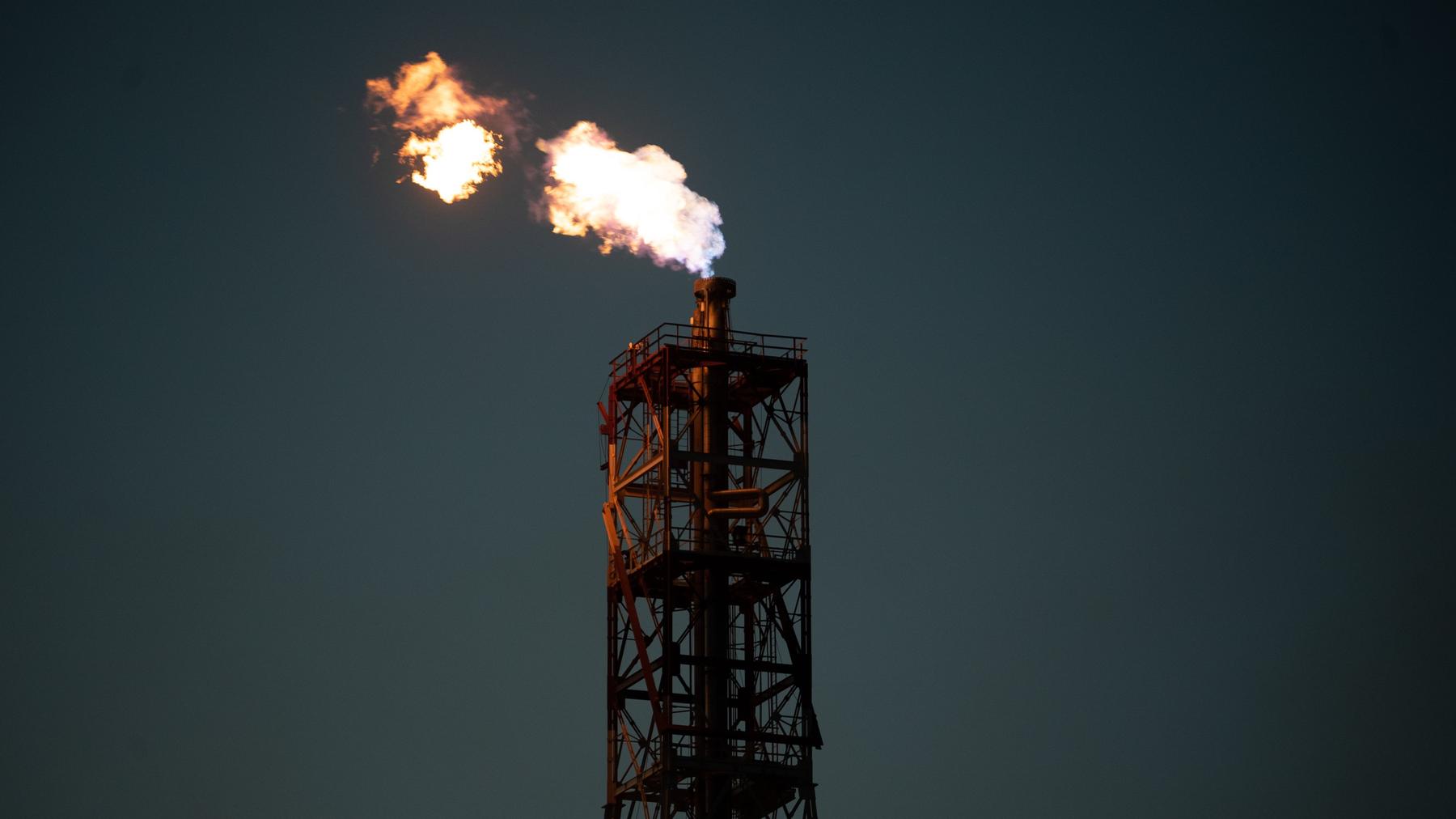 Torchère d'un site pétrolier et gazier