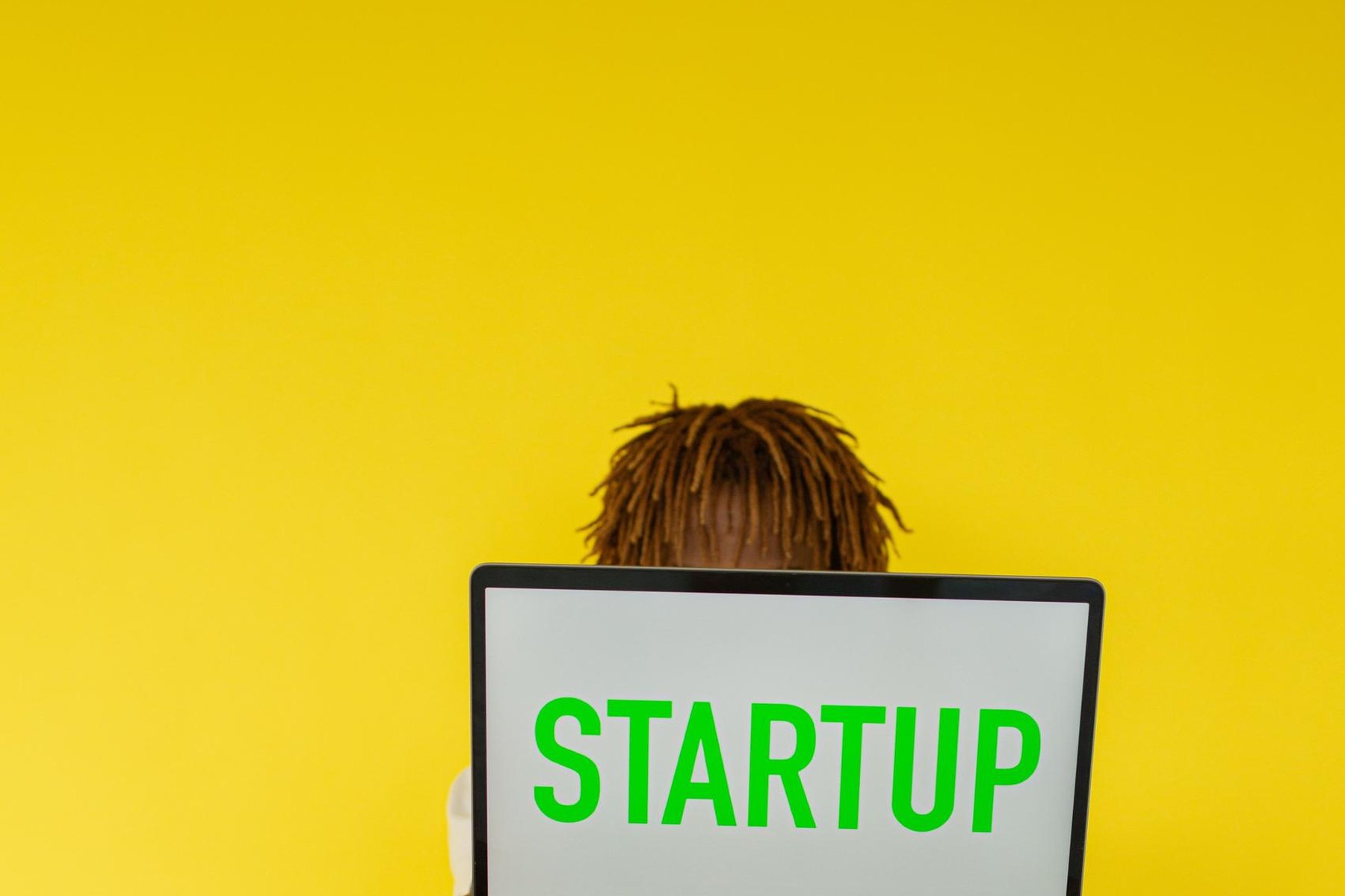 Fondateur de startup présentant son projet